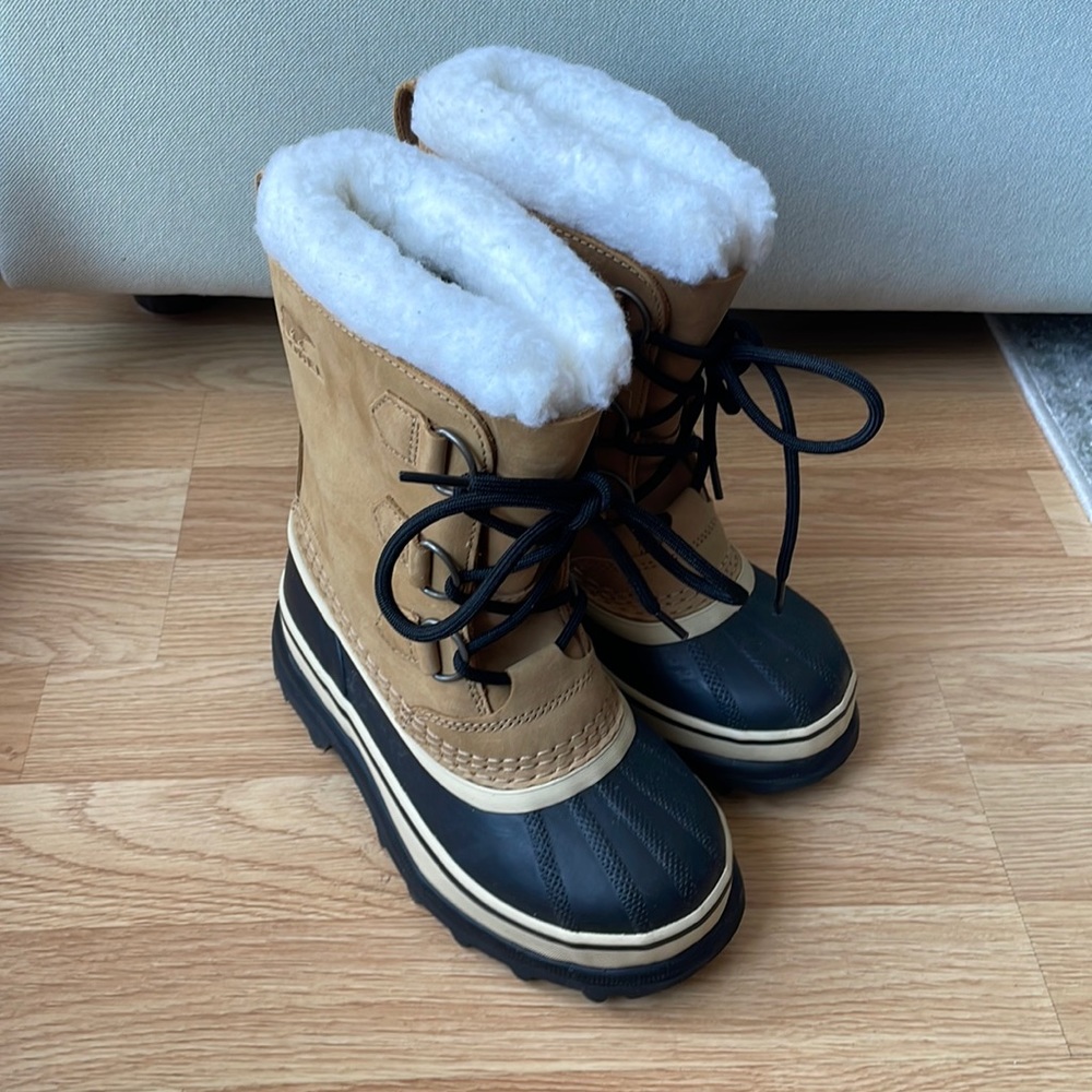 Sorel boots kids size 1